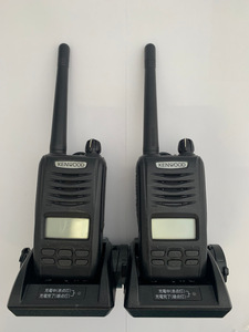 #1 jpy start # used # free shipping #2 pcs. set # Kenwood TPZ-D503 digital transceiver simple transceiver 5W [ registration department ][ waste department settled ]