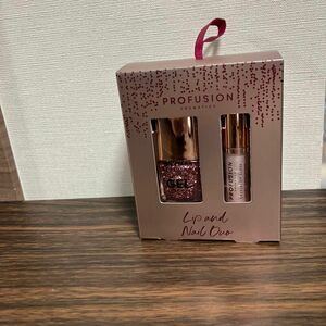 新品★Profusion Cosmetics Lip and Nail Duo