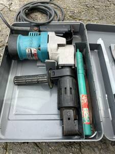 美品　makita マキタ 電動ハンマ HM0810