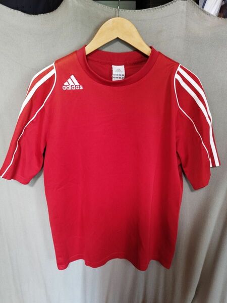 アディダス adidas Tシャツ 半袖Tシャツ 半袖 赤 フットサル　トレーニングtシャツ　L サイズ