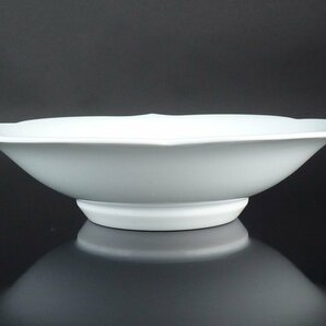 【扇屋】井上萬二 青白磁麦彫文 菓子鉢 幅 約18.5cm 高さ 約4.5cm 菓子器 盛器 盛鉢 有田焼 人間国宝 C-1の画像2