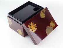 【扇屋】小澤裕 作「雪輪蒔絵 茶箱」共箱 高さ 約13cm 幅 約21.5cm×約15cm 木製 棗 香合 茶碗 茶道具_画像4