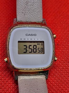 稼働品 CASIO デジタル レディース 腕時計 ジャンク B0696