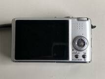 At100◆Panasonic パナソニック◆コンパクトデジタルカメラ DMC-FX01 LUMIX/ルミックス デジカメ シルバー バッテリー 充電器 動作品_画像4