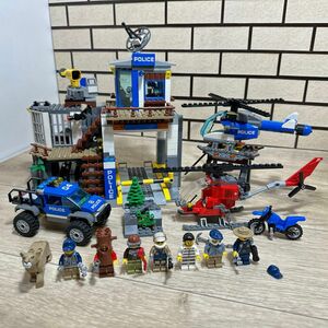 LEGO CITY＊レゴシティ　山のポリス司令基地　60174 ミニフィグ7体＋1匹付き