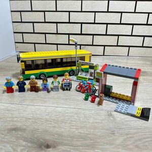 LEGO CITY＊レゴシティ　バス停留所　60154 ミニフィグ6体＋1匹＋乗り物3台