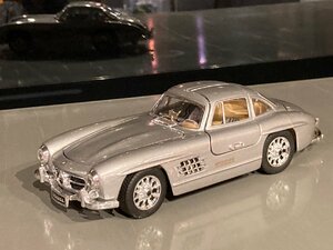 ミニカー　1/24　メルセデス ベンツ　SS7720　シルバー　300SL（1954）　USED UNDER LICENSE　