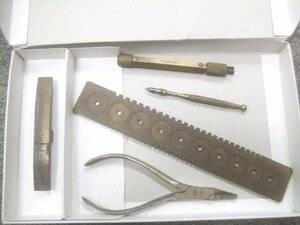  clock repair tool clock parts another work abrasion pcs, temp stone tool,. pulling out, springs gauge etc. total 5 point Z950