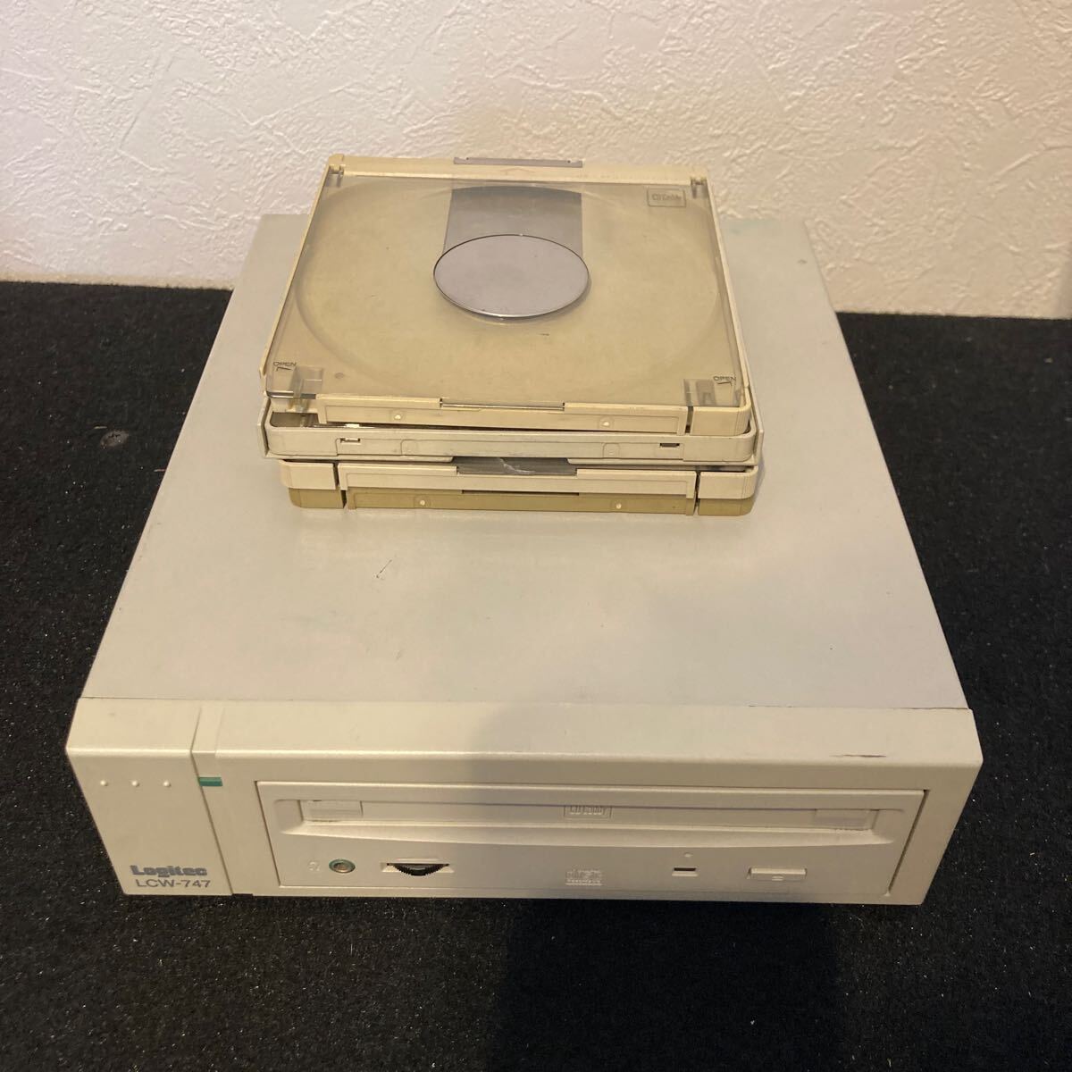 Yahoo!オークション - 【送1000円】Logitec LCW-748S SCSI 外