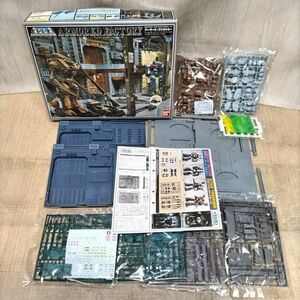 F660-U13-2385 バンダイ 超時空要塞マクロス 1/100スケール アーマード・ファクトリー ジオラマベース プラモデル 未組立品 ⑥