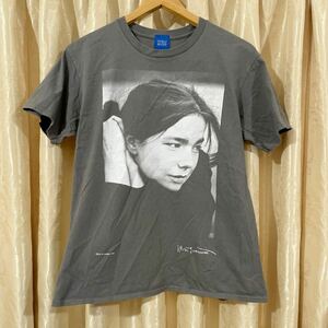 Bjork ビョーク Tシャツ bonjour records ボンジュールレコード サイズS チャコールグレー 写真家ケヴィン・カミンズ’ 男女兼用OK