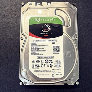 【中古】SEAGATE NASハードディスクドライブ3.5インチ 8TB ST8000VN007 (使用時間1996h)