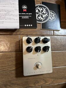 Darkglass Electronics コンプ　Super Symmetry