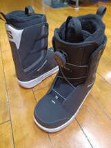 中古美品 キッズスノーボードブーツ SALOMON PROJECT BOA BLK/WHT サイズ23.5cm_画像1