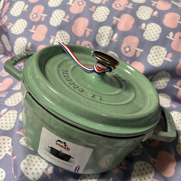 【新品未使用品】アウトレット購入品　ストウブ STAUB ココット18 セージグリーン