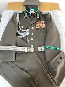 東ドイツ　東ドイツ国境警備隊　Grenztruppen　佐官　勤務服　実物セット　制帽　制服　メダル　勲章　実物　DDR　NVA　ドイツ民主共和国