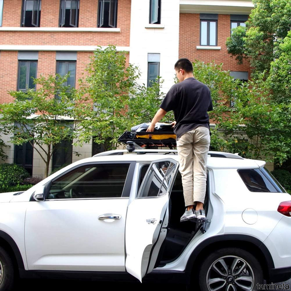 荷物の積み下ろしや洗車時の補助に 車のドアステップ 折りたたみ式 コンパクト 付け外し簡単 最大荷重180㎏ 柔らかいゴム製で傷付きにくい