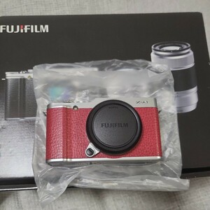 新品未使用！　元箱入り！ FUJIFILM　 富士フィルム X-A1 ボディ 赤 