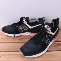 z2520【574】ニューバランス US8 26.0cm/黒 ブラック ピンク 白 newbalance メンズ スニーカー 中古_画像1