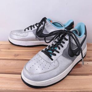 z2215 ナイキ エアフォース1 US8.5 26.5cm/銀 シルバー 黒 ブラック 水色 NIKE AIRFORCE1 AF1 LOW メンズ スニーカー 中古の画像1