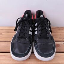 z2480 アディダス フープス US9 1/2 27.5cm/黒 ブラック 赤 レッド 灰 グレー adidas HOOPS 2.0 LOW メンズ スニーカー 中古_画像2