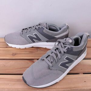 z2521【009】ニューバランス US8.5 26.5cm/灰 グレー 濃灰 ダークグレー newbalance メンズ スニーカー 中古