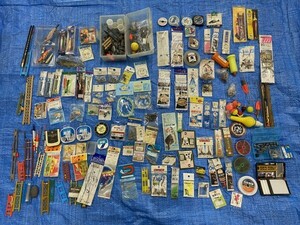 E5-192 中古・未検品 釣り道具 まとめて 画像分 ルアー 針 フック 糸 おもり など フィッシング 釣り具 現状品