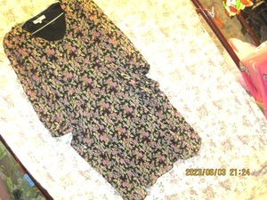 {. butterfly .}*< natural view ti> floral print One-piece! black ground .. flower! chiffon!.. feeling! possible . elegant! beautiful goods! size S