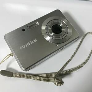 FUJIFILM 富士フイルム FINEPIX J10 デジカメ デジタルカメラ シルバー 即決の画像1