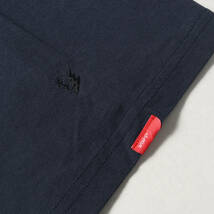 WTAPS ダブルタップス Tシャツ サイズ:L フロッキープリント カレッジロゴ クルーネック 半袖Tシャツ ネイビー 紺 トップス カットソー_画像6
