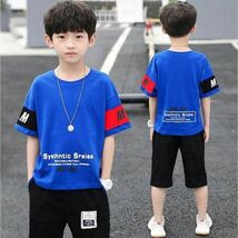 150 青 キッズ ジャージ セットアップ 男の子 半袖 子供 スポーツ　ブルー　お子様　半ズボン　tシャツ　上下セット　ロゴ　ブラック_画像2