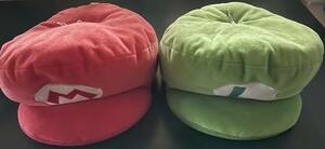 【新品未使用】スーパーマリオ 帽子型クッション　全2種（マリオ/ルイージ）（USJの商品ではありません）