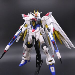 HGCEマイティーストライクフリーダムガンダム【塗装完成品】