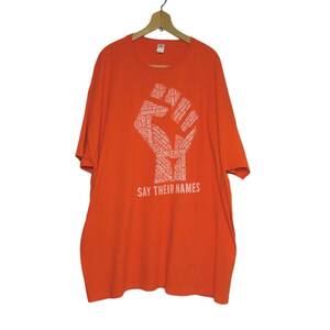 FRUIT OF THE LOOM プリントTシャツ SAY THEIR NAMES 拳 半袖 オレンジ メンズ 大きいサイズ 4XL アメリカ輸入 古着 rtshirts-20064 　