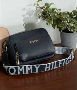 【新品タグ付】TOMMY HILFIGERシグネチャーミニショルダーバッグ