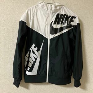 NIKE ウインドブレーカー　ナイキ　ナイロンジャケット　キッズ　サイズM 140-150 ナイキ