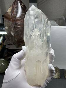 【特別なもの】ウラルレムリアン 約919g ウラル産 水晶 磨きなし