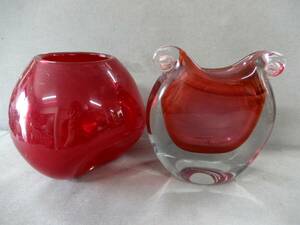 ＜銀の斧＞赤い手作り花瓶2個まとめて・かわいい・手拭きガラス？
