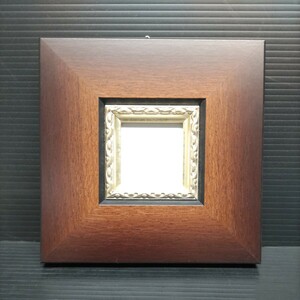 額縁　訳あり 正方形　６センチ　ＭＤＦ製ブラウン面銀　水彩画・デッサン画に　アートフレーム
