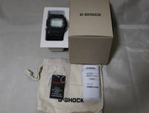 ☆CASIO/ G-SHOCK /ソーラー時計/ G-5600BG-1JR /マットブラック×レッドとイエロー混ぜ込み/国内正規品/ の美中古品です。_画像6