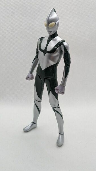 ウルトラアクションフィギュア　ウルトラマン（シン・ウルトラマン）　エネルギー消耗時バージョン　バンダイ