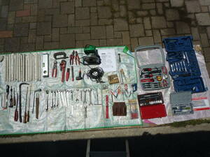 ...... less, electro- saw, tool set, socket wrench set, sliding rail, other total amount approximately 24kg tool 