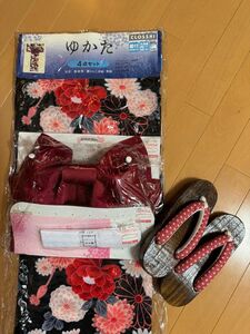 週末セール　ゆかた　花火　浴衣5点セット　新品　花柄　黒　赤　下駄22.0〜24.0センチ