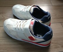 FILA＊フィラ＊白×紺×赤のスニーカー＊21.5cm＊美品＊キッズ＊スポーツ等にも_画像6