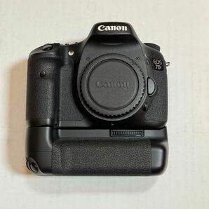 Canon EOS 7Dボディ バッテリーグリップ BG-E7 バッテリー2個 コンパクトフラッシュ32GB付き