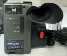 SONY Handycam Video 8 ソニー ビデオカメラレコーダー CCD-M10 ケース.取説付き　ジャンク_画像3