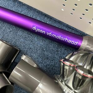 dyson ダイソン コードレスクリーナー 掃除機 v6 motorhead SV07 通電確認済み 動作不良 ジャンク 未清掃 サイクロン式 コードレス掃除機 の画像6