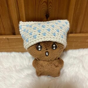 10cmぬい服　猫耳風ニット帽　白　水色　ハートモザイク　ポバトゥ　トゥバ ぬいぐるみ ハンドメイド 帽子 ニット帽 手編み