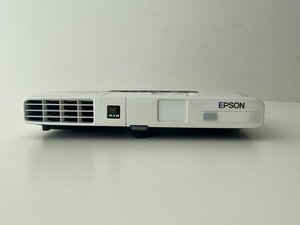 液晶プロジェクター EPSON EB-1751(ジャンク)の出品です