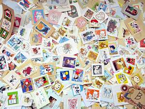 【Ｂ】アニメ キャラクター系 紙付き 使用済み切手 1000枚 大量セット 日本 マンガ 絵本 ディズニー ピーターラビット くまのがっこう